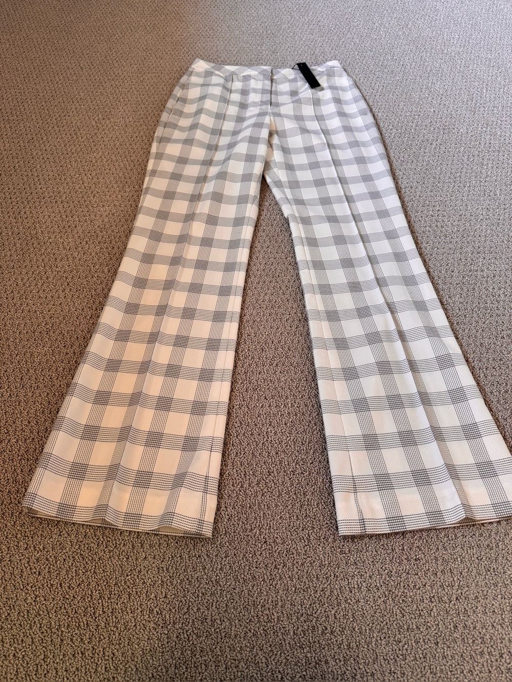 Brand New With Tags Elie Tahari White and Black Check Flare Dress Pant Sz 2